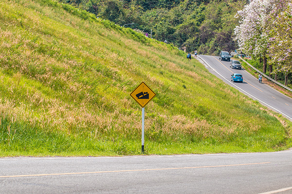 How to Brake on Mountain Roads Without Overheating